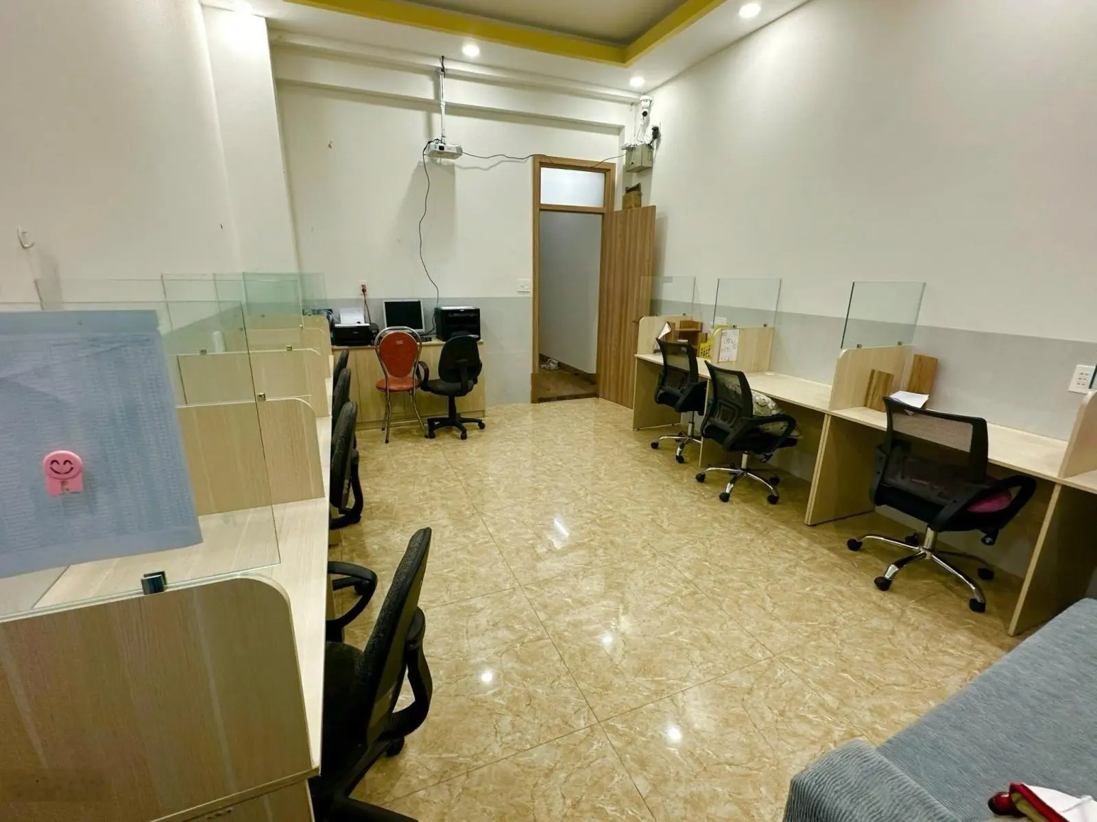 Nhà 1 trệt 2 lầu kcd Toa xe lửa dĩ an