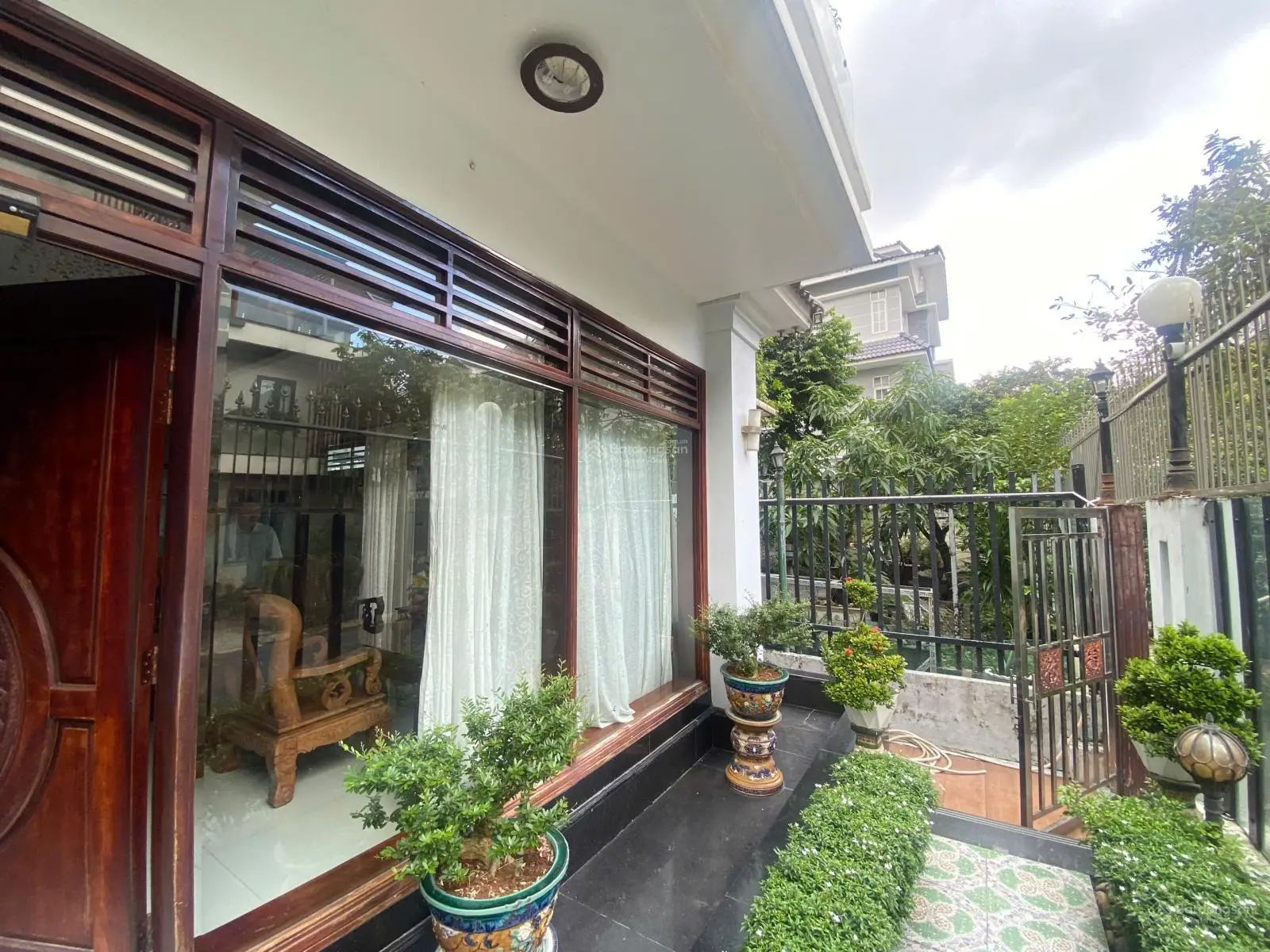 Bán nhà biệt thự Mặt Tiền đường số 17 khu dân cư cao cấp ,DT :13x18m ,Hầm 3 lầu Giá 43 tỷ TL