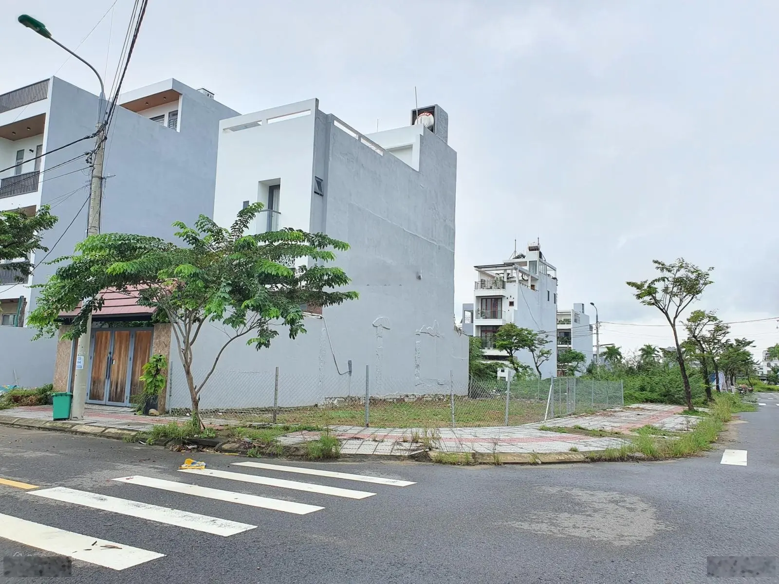 Bán góc 2mt đường trung lương 12 và trung lương 8 - hoà xuân .