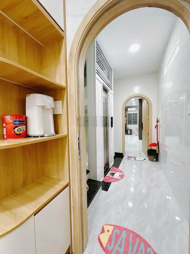 Nhà đẹp 72,7 m2, 4 tầng, thang máy, mặt tiền Nguyễn Biểu kế Q1. 23 tỷ