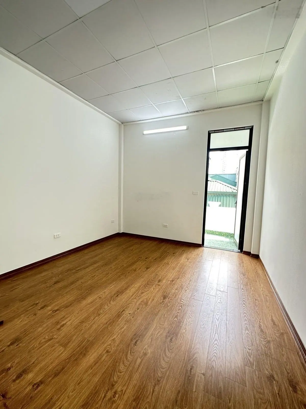 Nhà mới, ngõ thông oto tránh 38m2 - 3.8m mặt tiền - 4 tầng - 5 phòng