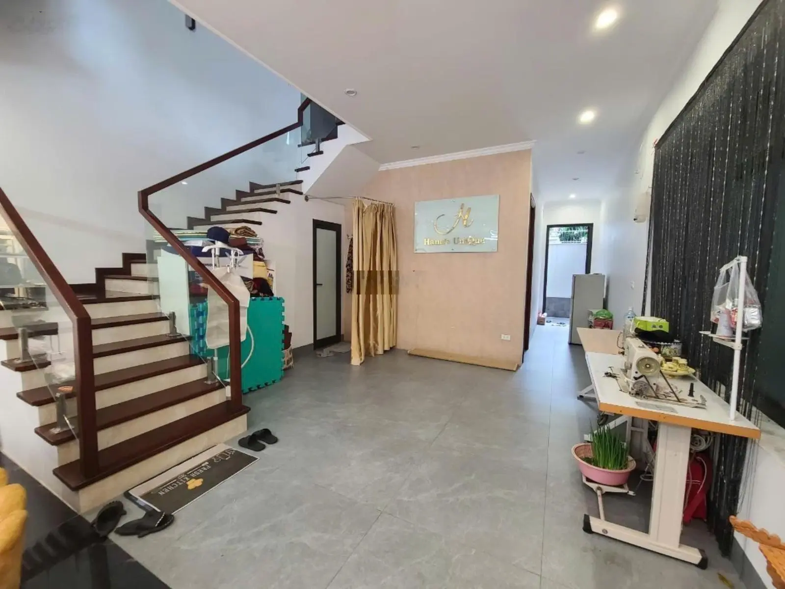Siêu phẩm - Tây Hồ - nhà cực đẹp - giá siêu Hot - kinh doanh đỉnh - 100m2 - 5 tầng - 20 tỷ
