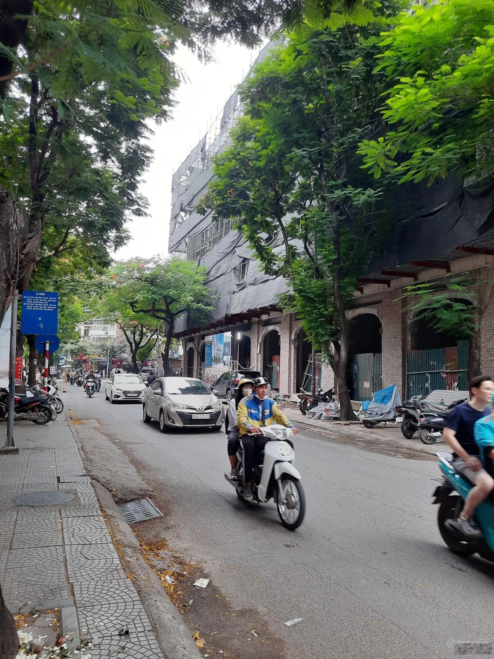 Bán nhà mặt phố Huỳnh Thúc Kháng, Đống Đa. Diện tích 123m2, 7 tầng, giá 70 tỷ