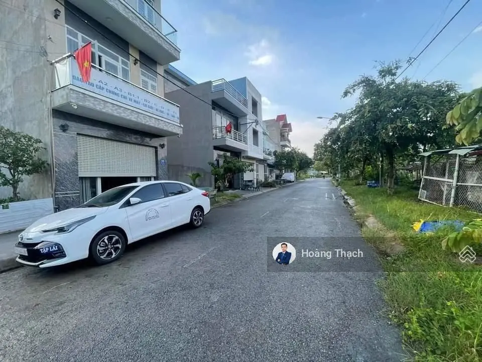 Bán rẻ lô đất góc 3 mặt tiền KDC đường nhựa Đông Hòa giáp Làng Đại Học