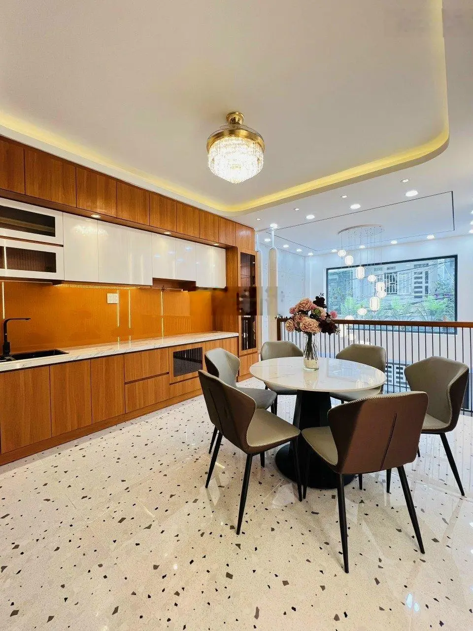 VIP bán nhà mặt tiền đường Hòa Hưng, Phường 12, Quận 10, DT: 6.5x15m, nhà cấp 4, giá 19 tỷ