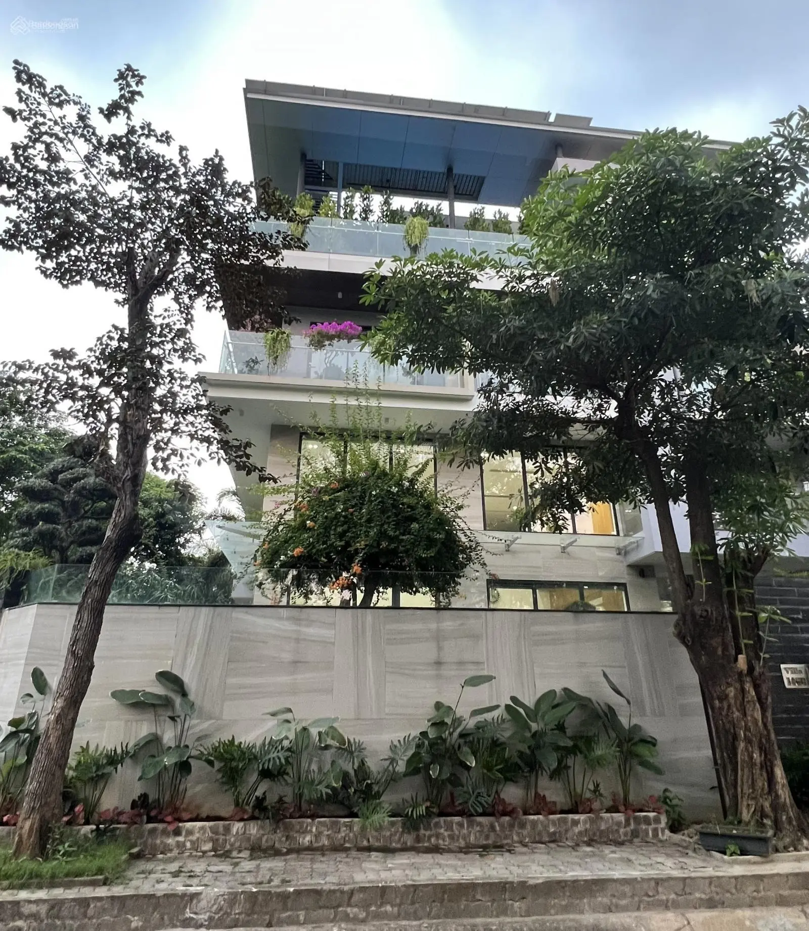 Bán biệt thự đẹp tân cổ điển - hồ bơi, sân vườn - Nguyễn Văn Hưởng, Q2 - 12x22m hầm 3L - 69tỷ TL