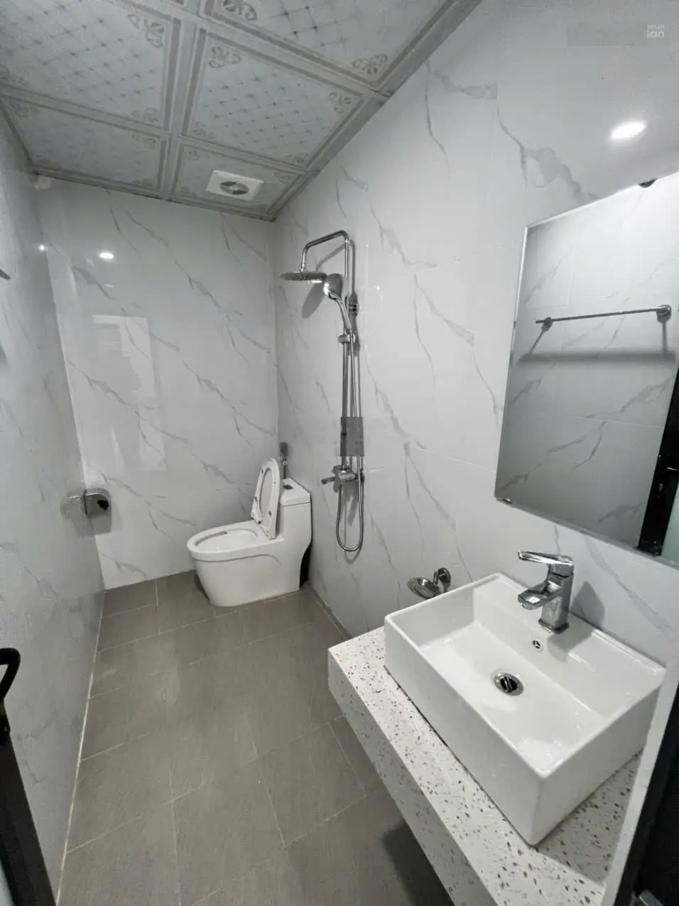 Bán NR 6PN, 4WC, 85m2 tại An Dương Vương, Phú Thượng, Tây Hồ, giá siêu hời 19,7 tỷ