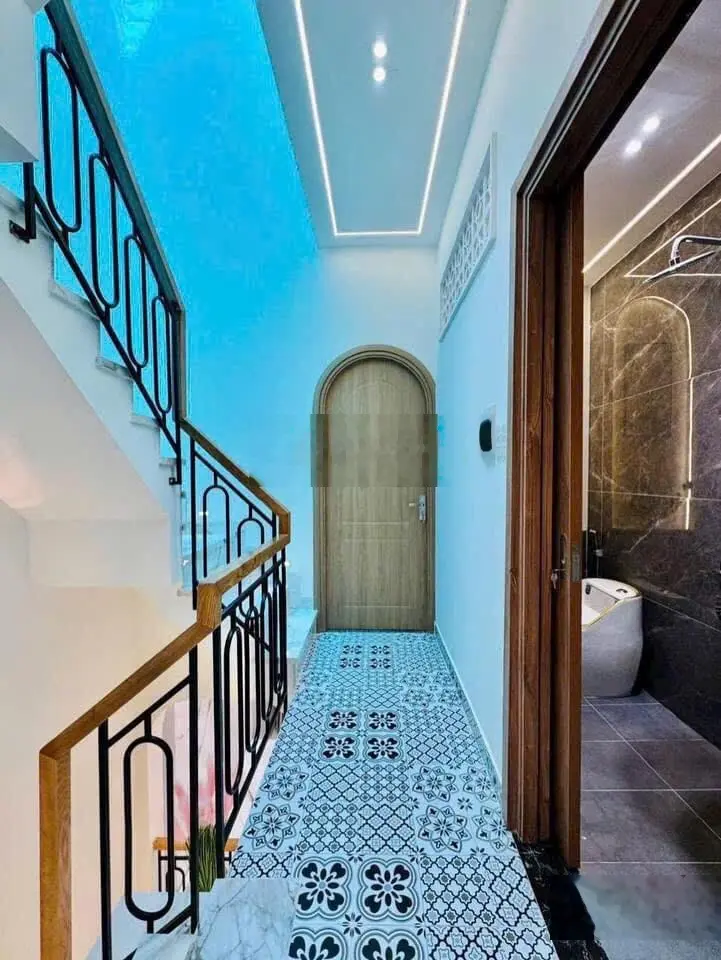 gần Hồ Con Rùa, nhà Võ Văn Tần. Q3, 65m2 (5x13). giá 3ty360, hđt 23tr/tháng. đầu tư chọn ngay