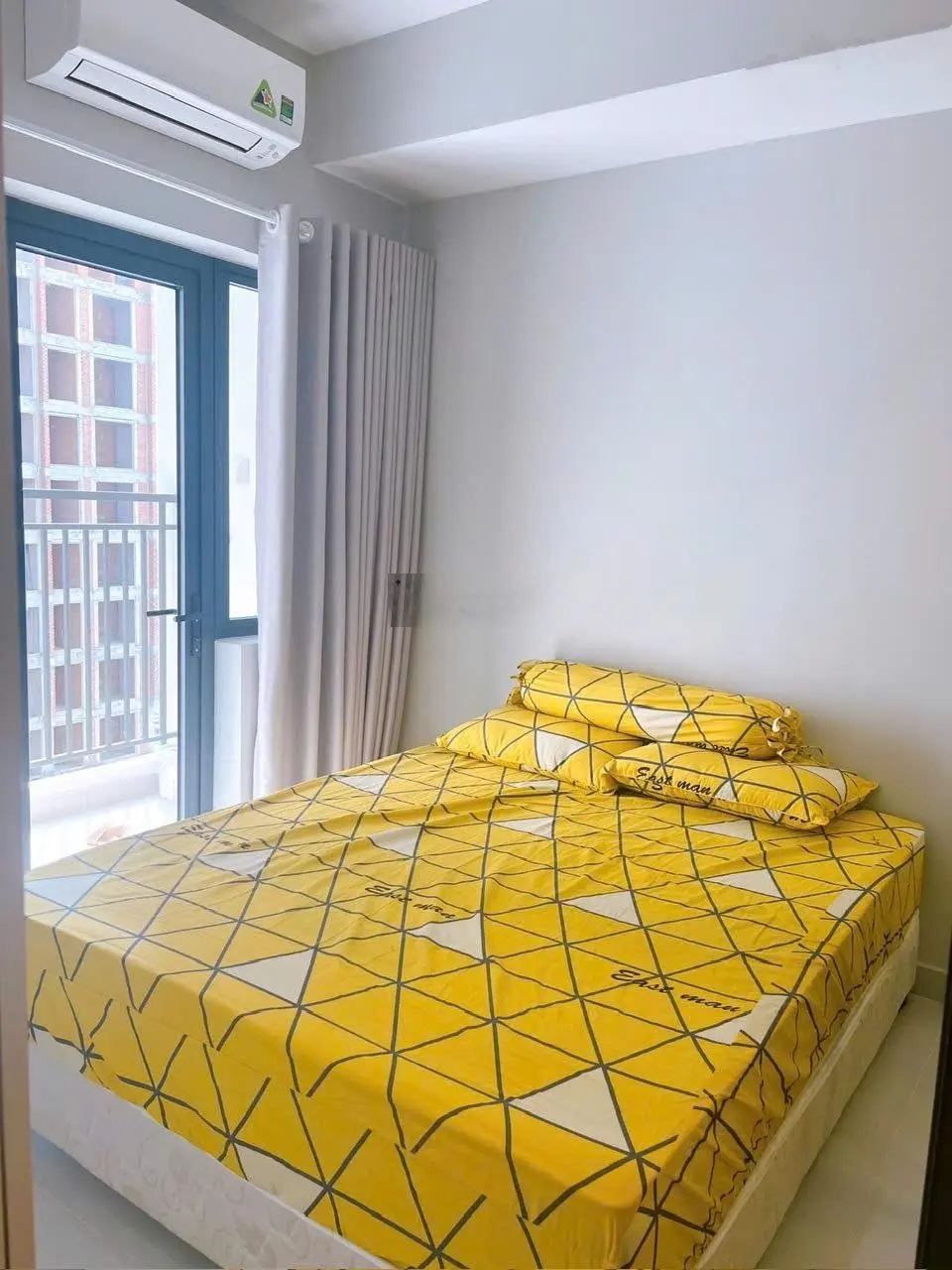 Bán gấp căn hộ 30m2 dự án Soho Residence, Phường Cô Giang, Quận 1. LH 0909 239 ***
