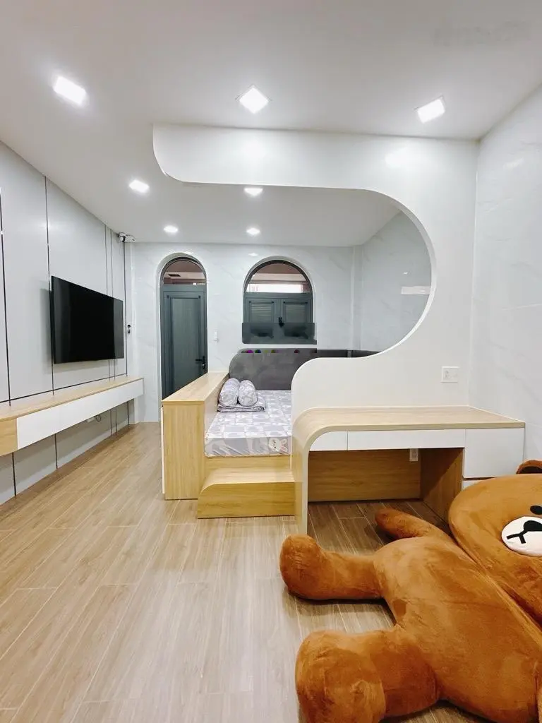Nhà đẹp 72,7 m2, 4 tầng, thang máy, mặt tiền Nguyễn Biểu kế Q1. 23 tỷ