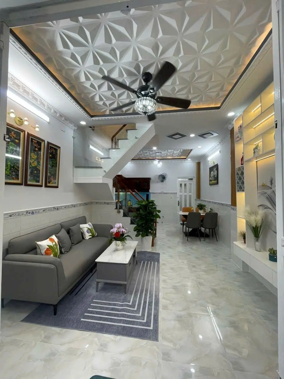 Nhà đẹp 2 lầu - HXH sát chợ Phú Xuân - sổ hồng từng căn