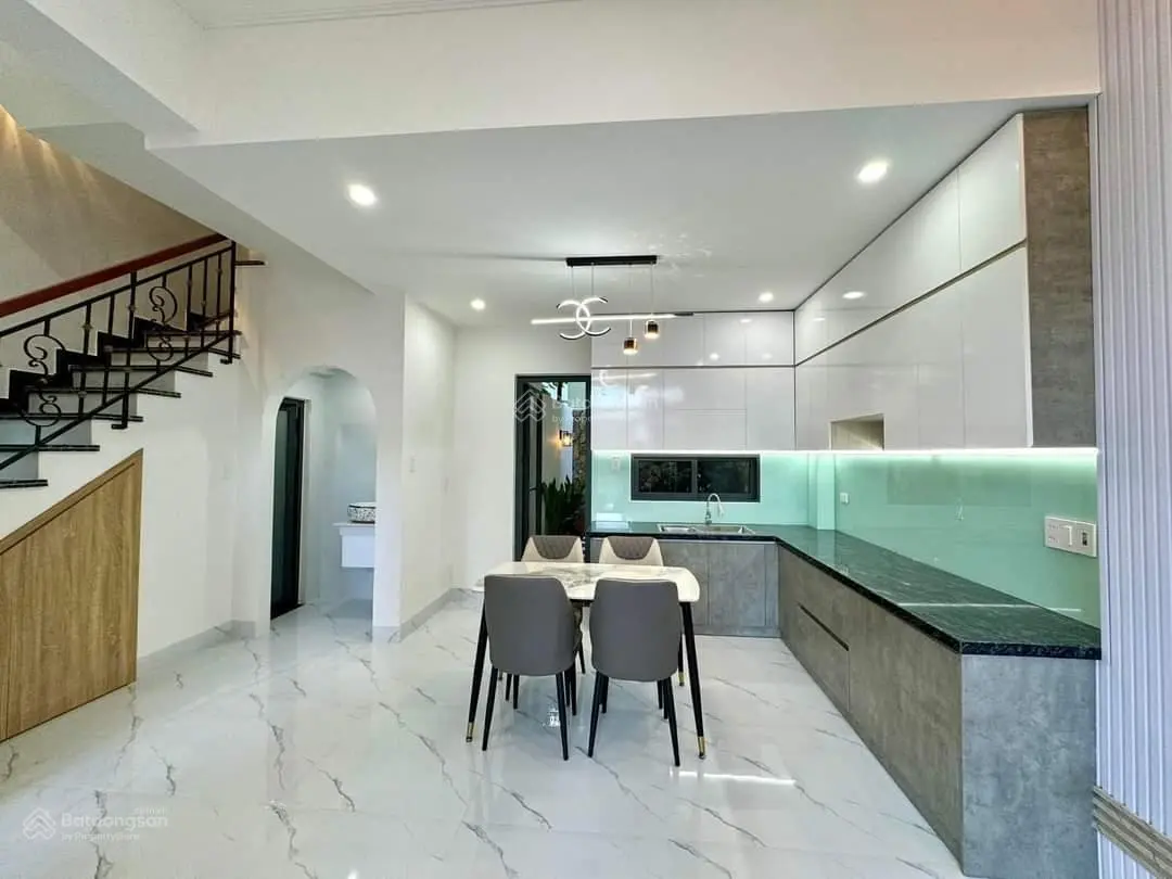 Bán nhanh thay chủ nhà diện tích lớn 78m2 - 193 Bà Hạt, P. 9, Q. 10 để định cư. Thuê 30tr. SHR