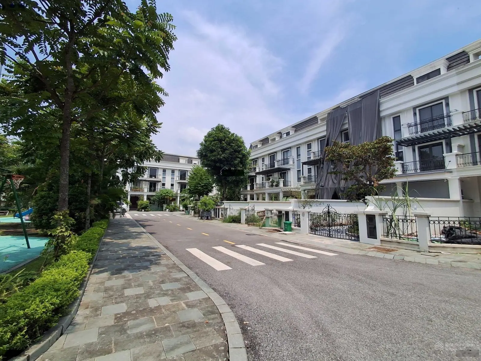 Chính chủ Bán Biệt thự LK khu ĐTM Hà Nội Garden city, Thạch Bàn, Long Biên. DT161m2, MT5.2m, 24 tỷ.