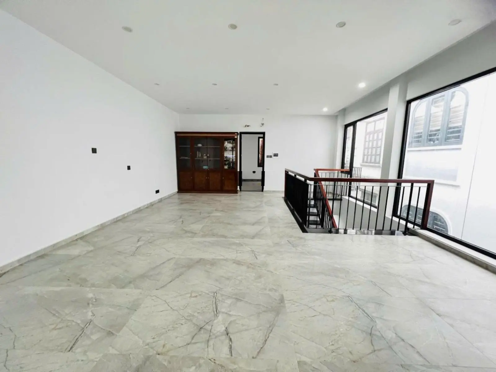 VIP - Hoàng Đạo Thành - căn hộ TT như penhouse với 2 tầng x 160m - giá siêu tốt