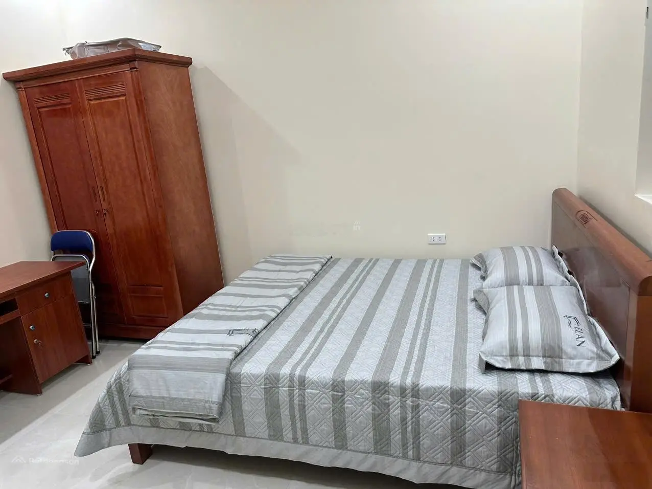 Bán khách sạn mini 20 phòng đường Lý Đạo Thành ngay sát chợ Hoà Đình DT 110m2 MT 5.5m hướng TB