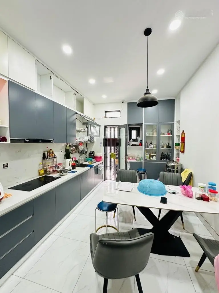 63m2 - 4 tầng - 2 mặt hẻm - Huỳnh Văn Bánh xe hơi vô nhà - an ninh - chỉ 11.8 tỷ