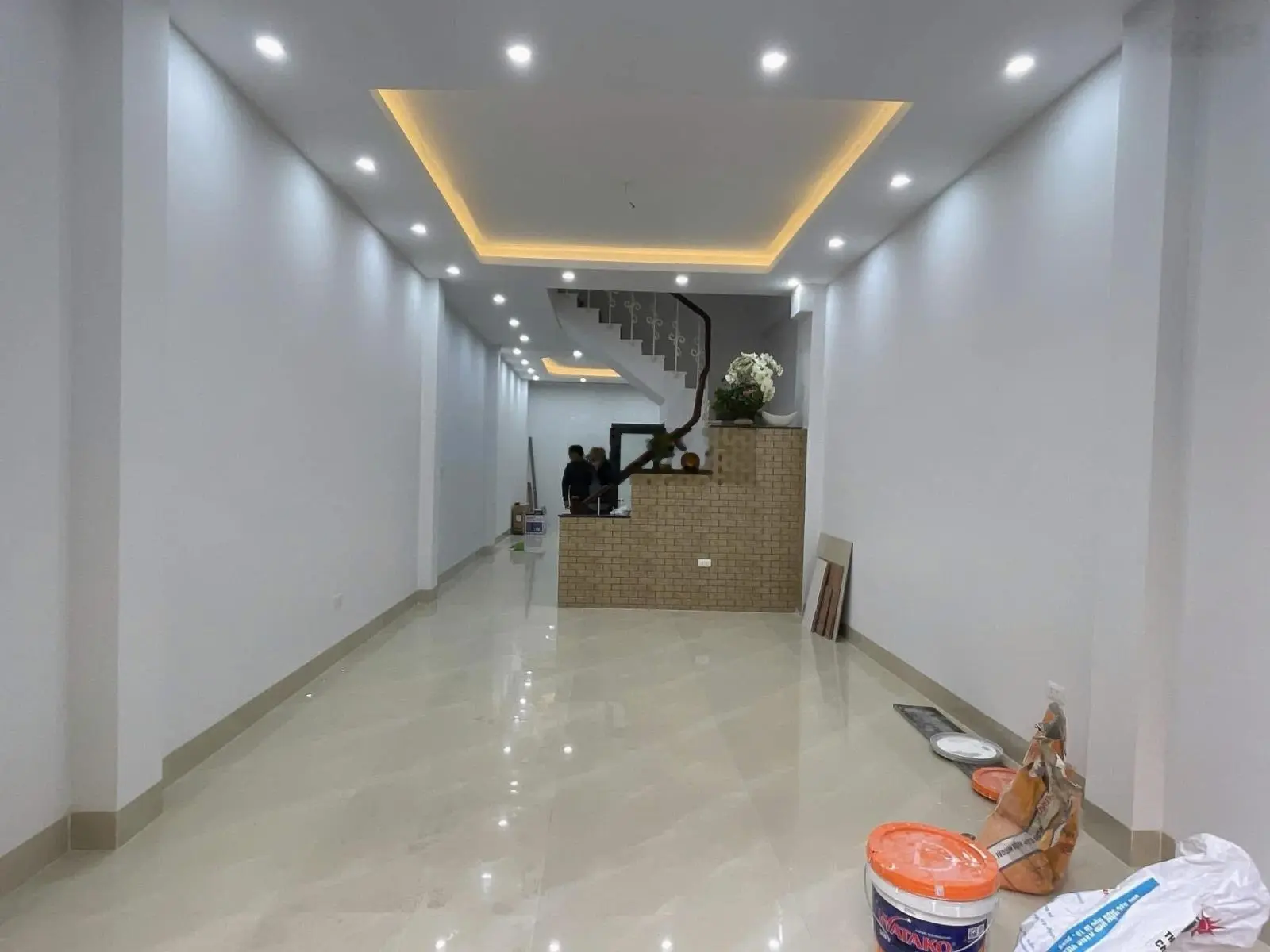 Nhà mặt ngõ kinh doanh phố Trần Duy Hưng, Cầu Giấy. DT 60 m2, 5T, mặt tiền 4,2m. SĐCC, giá 15,6 tỷ