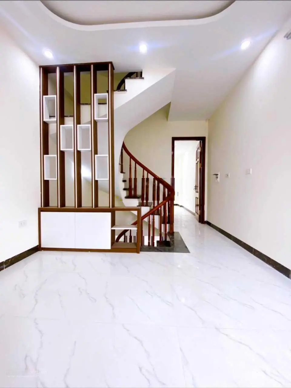 Cc mở bán 5 căn phố Giang Chính cách cầu Mai Lĩnh 600m, giá chỉ 2.15 tỷ, 40m2