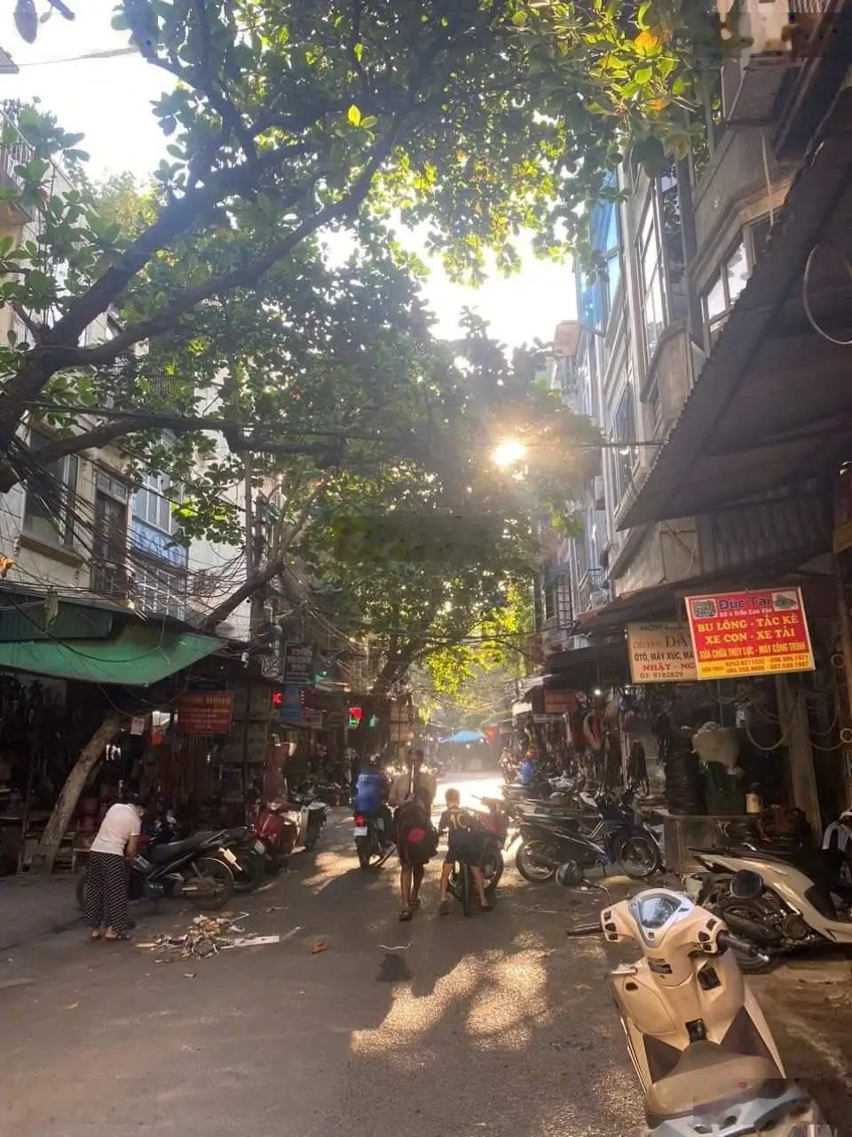 Bán nhà mặt phố Trần Văn Cao, Hai Bà Trưng, con phố kinh doanh,sầm uất, bất chấp các mặt hàng kd