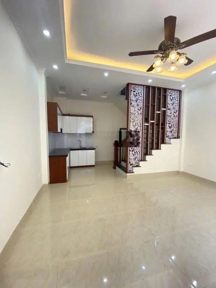 Bán căn nhà dân xây dựng riêng biệt. Thiết kế 4 tầng hiện đại - ngay KDT Kim Chung giá hơn 4 tỷ