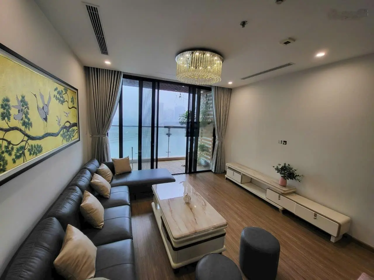 Bán căn góc 4 ngủ, view hồ, tầng đẹp, 157m2, Vinhomes Skylake Phạm Hùng, đủ đồ. LH 0974 629 ***
