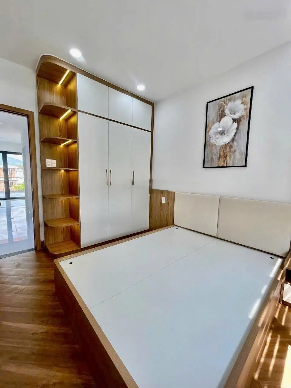 Bán nhà 3 tầng đẹp khu tđc vcn phước hải trung tâm nha trang. tiện ích đầy đủ