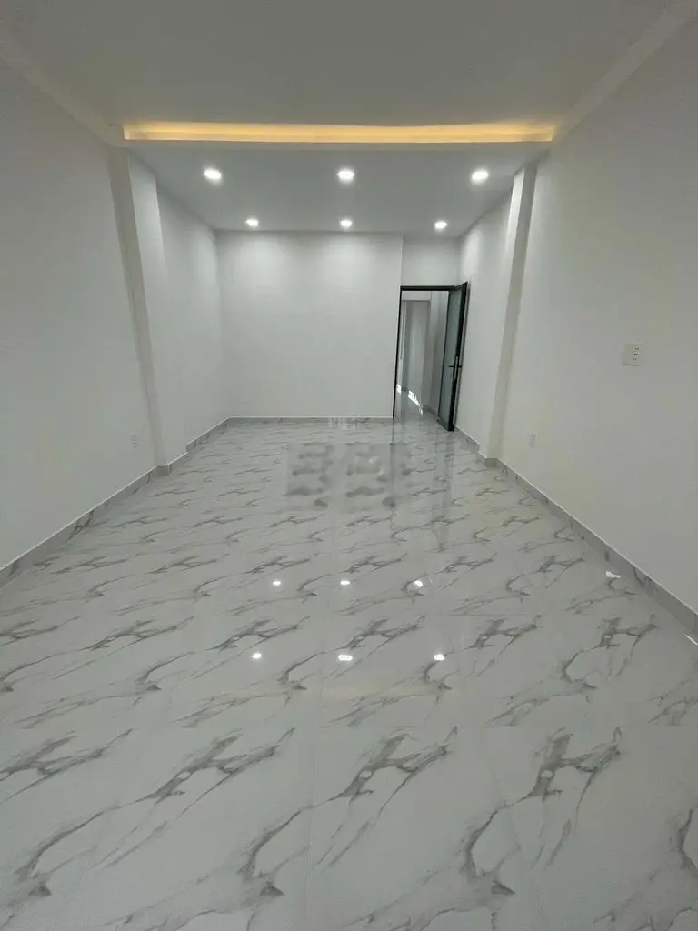 CHÍNH CHỦ CẦN BÁN NHÀ MỚI ĐEP LUNG LINH CƯC HIẾM NHẤT KHU VỰC