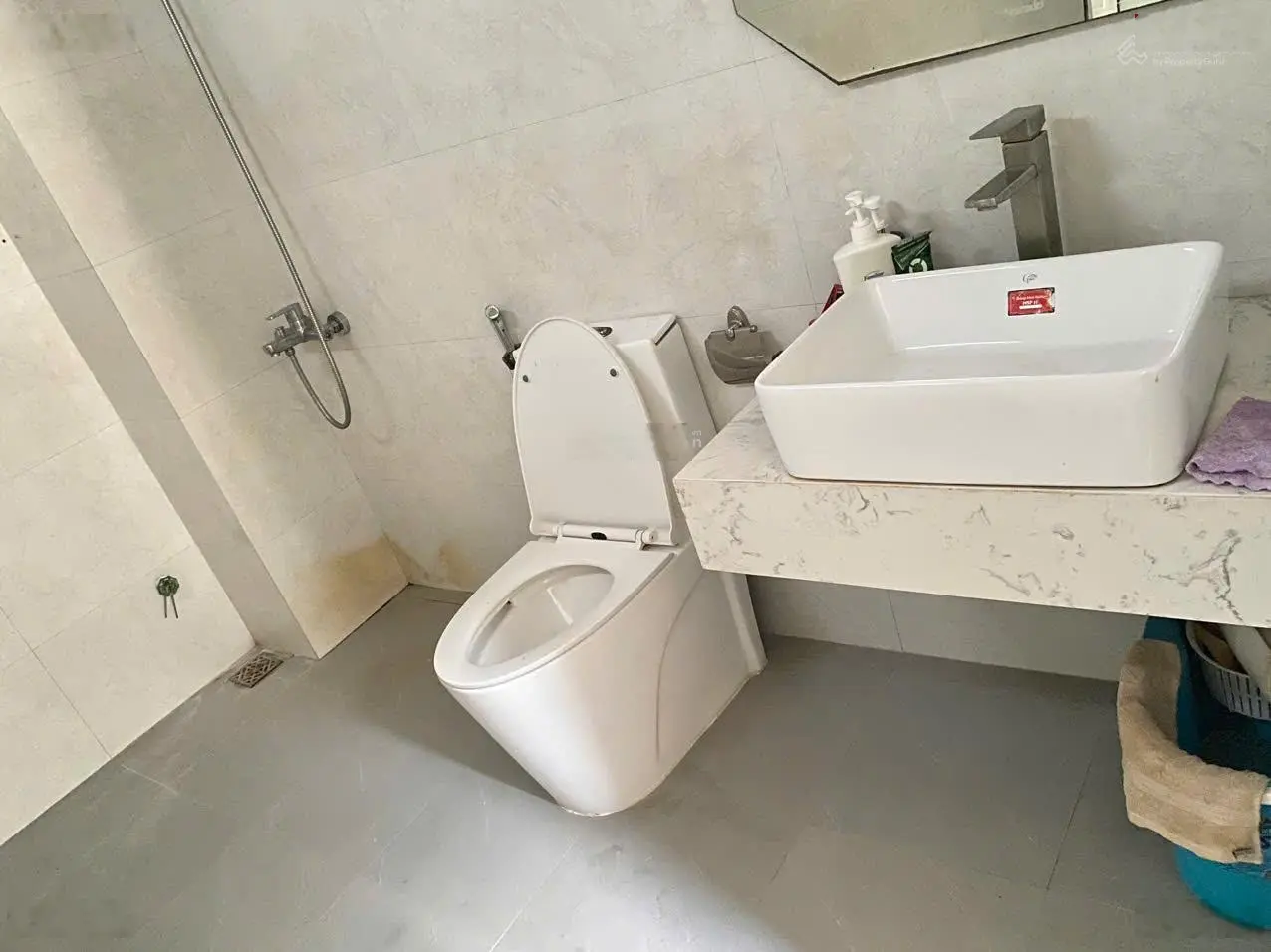 BÁN NHÀ 3 TẦNG KIỆT ĐƯỜNG HOÀNG DIỆU ( NGANG 6.5 M ) - HẢI CHÂU , ĐÀ NẴNG .
