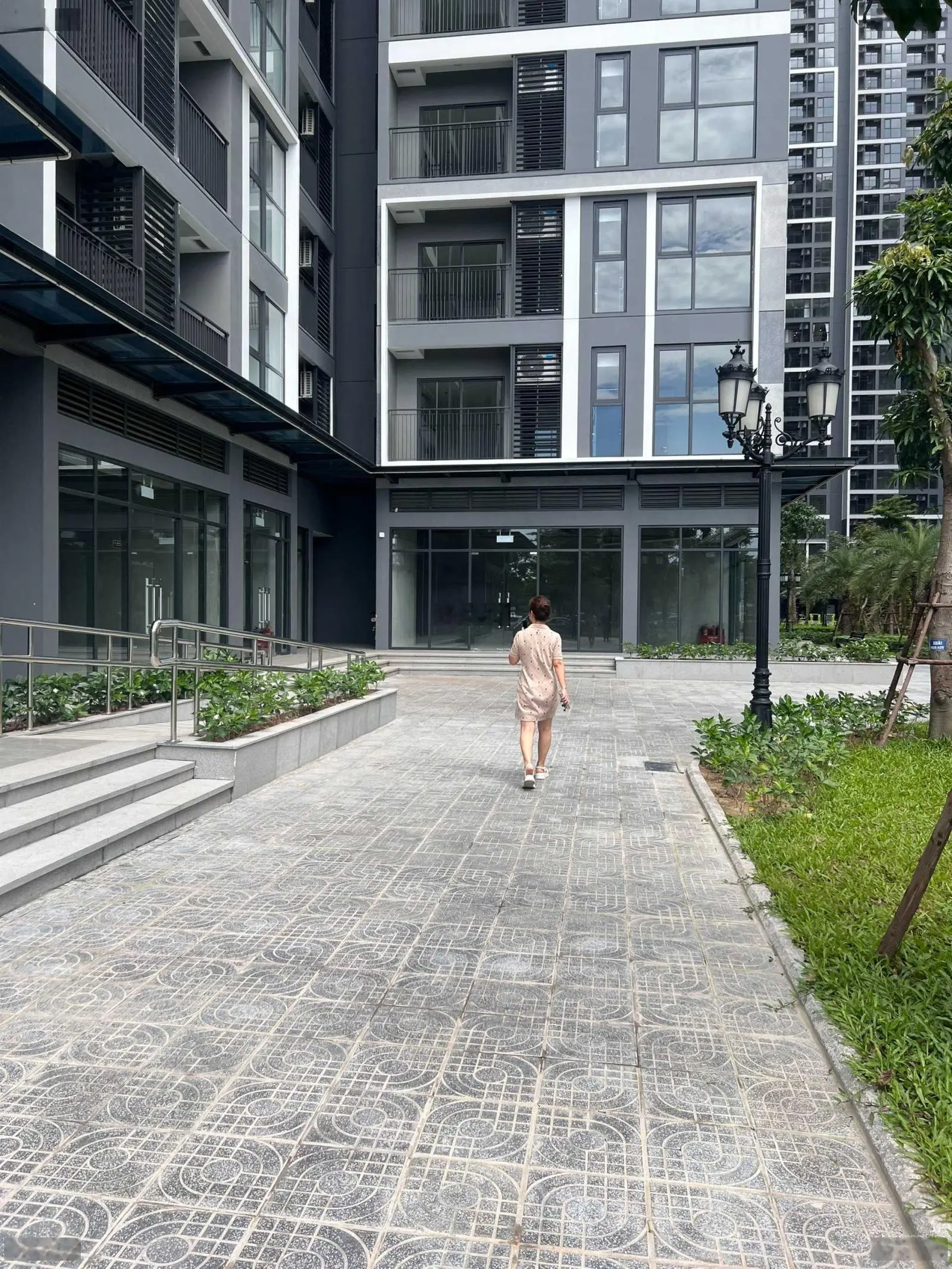 Bán căn shop góc P1 mới 73m2 giá tốt từ CDT hơn 8 tỷ