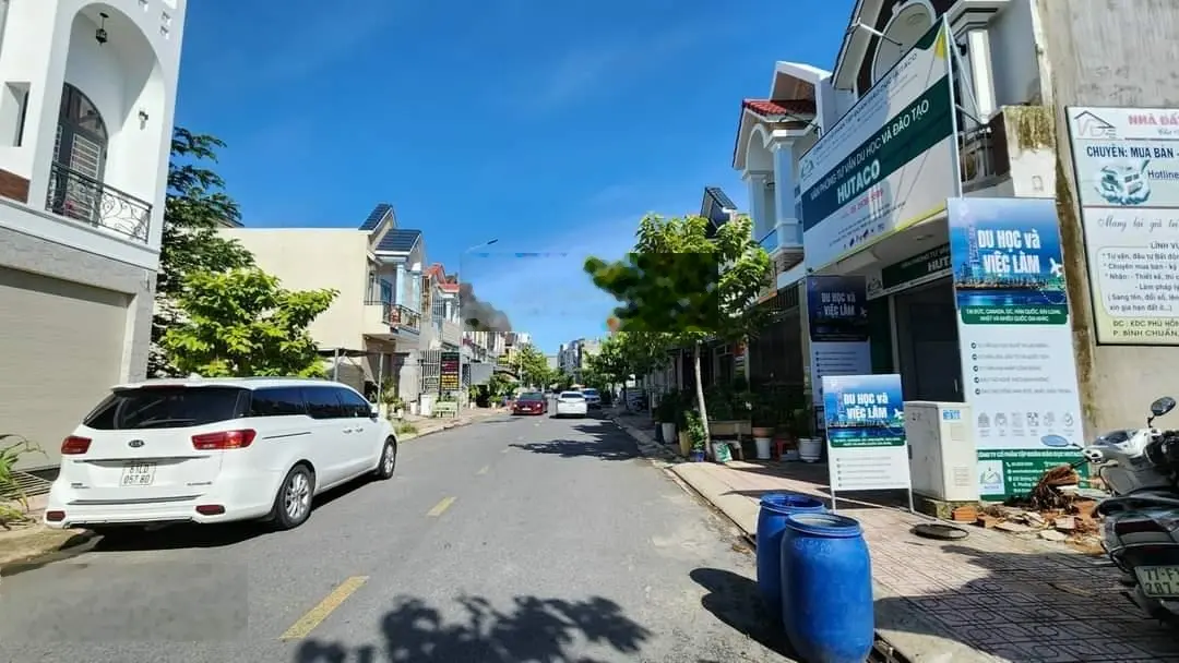 2,7 tỷ TL, 60m2(4x15), nhà MTKD 1trệt 1lầu, cách chợ 200m, gần ngã tư Miếu Ông Cù 500m