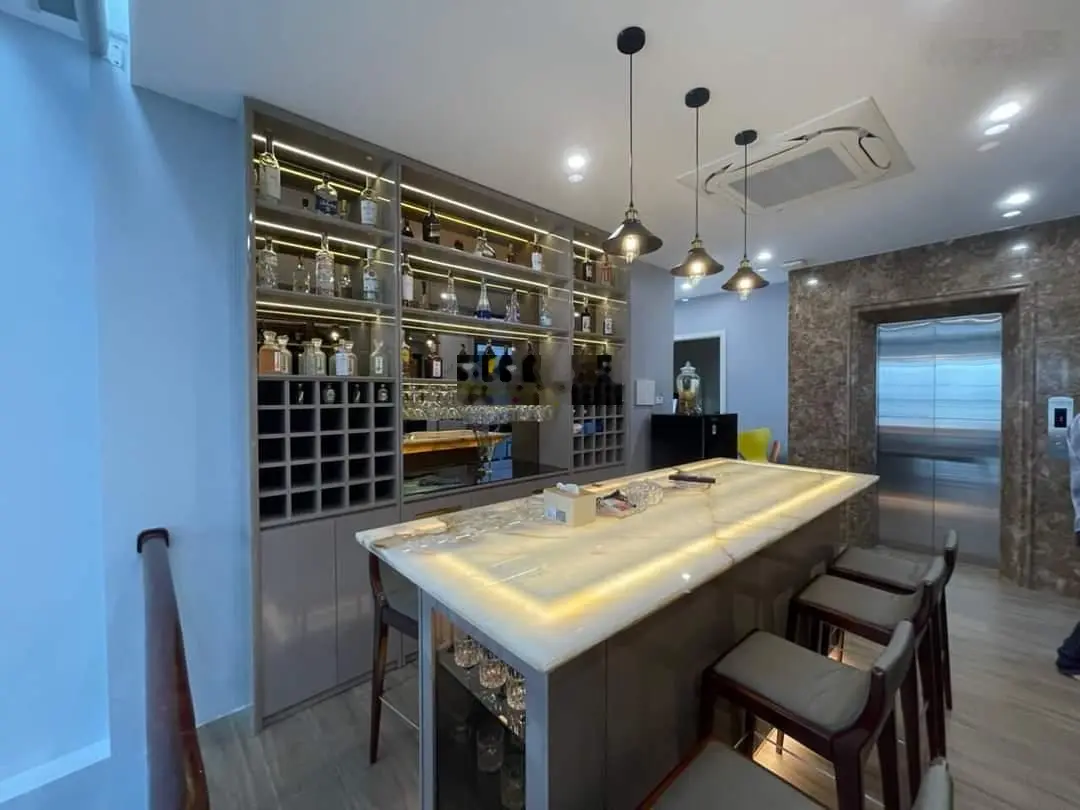 Bán nhà phân lô, ô tô tránh, thang máy Vũ Phạm Hàm, Cầu Giấy 50m2 6 tầng MT 4m 16.5 tỷ