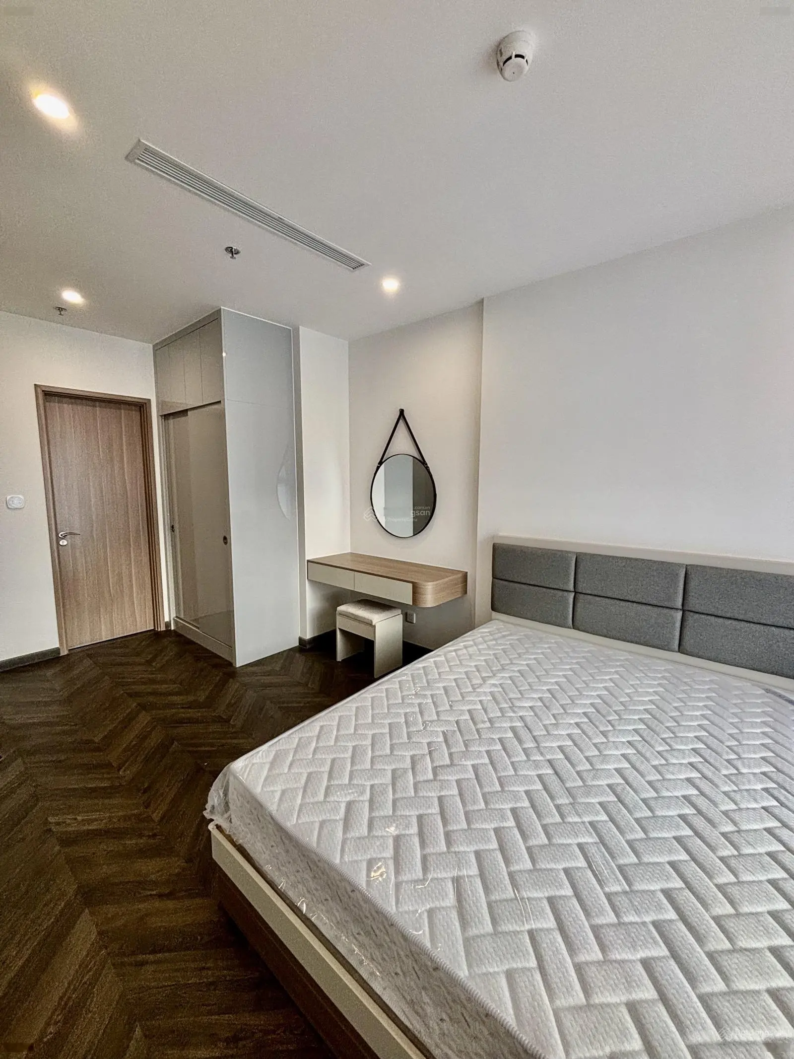 Chính chủ bán gấp căn hộ 1 pn tại vinhomes sky park, 2,3 tỷ vnd, 47m2