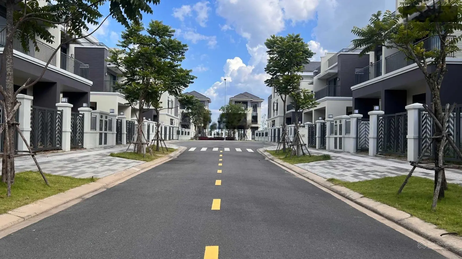 Biệt thự đơn lập view sông lớn 15x20m, giá 20 tỷ đối diện công viên, Tây Nam. LH Phúc 0906 314 ***