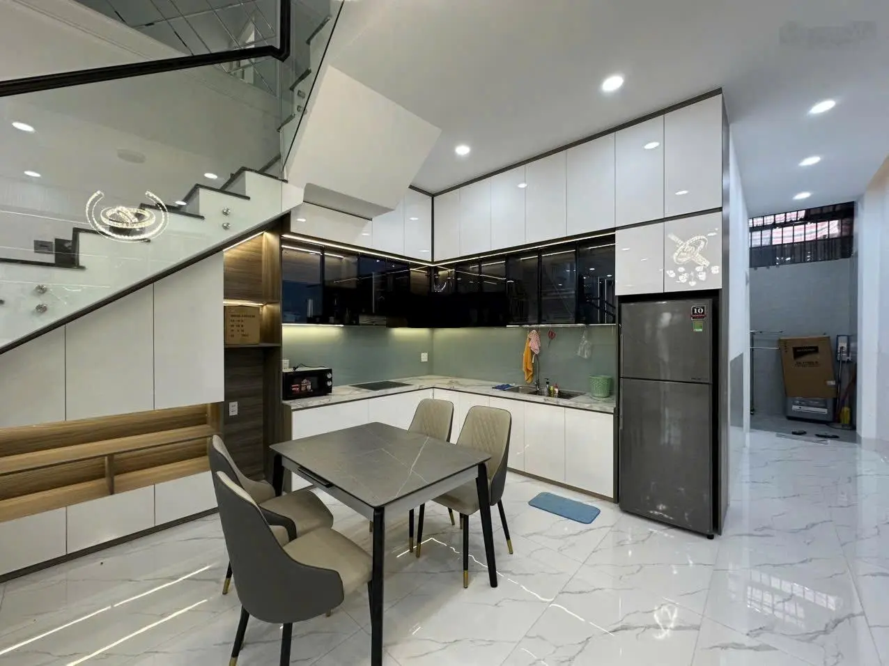 Nhà mới phố Nguyễn Xí, ô tô đỗ trước nhà. Khu nhà phân lô có dòng tiền 30tr/tháng 62m2 chỉ 9.5 tỷ