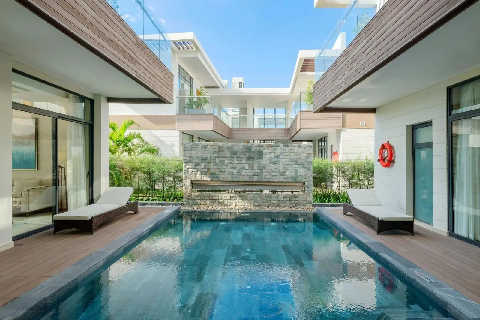 Siêu đô thị Caraworld Cam Ranh | Ưu đãi lớn trong tháng | Giá 75tr/1m2 Bam gồm cả nội thất