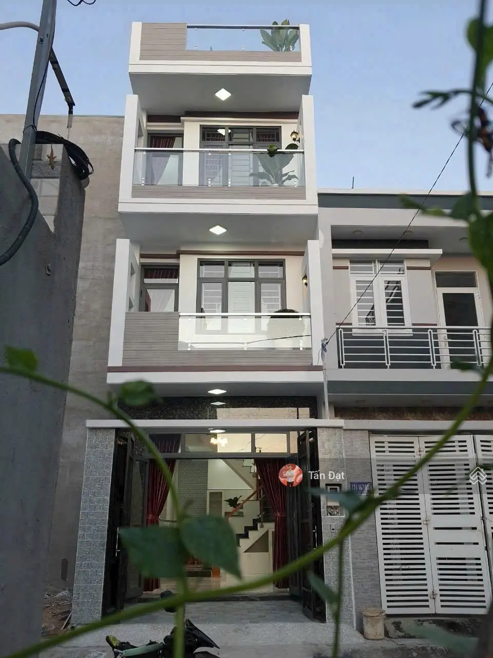 Bán nhà mới đẹp 4 tầng, đường 8 linh xuân, đường 7m oto quay đầu, gần phạm văn đồng