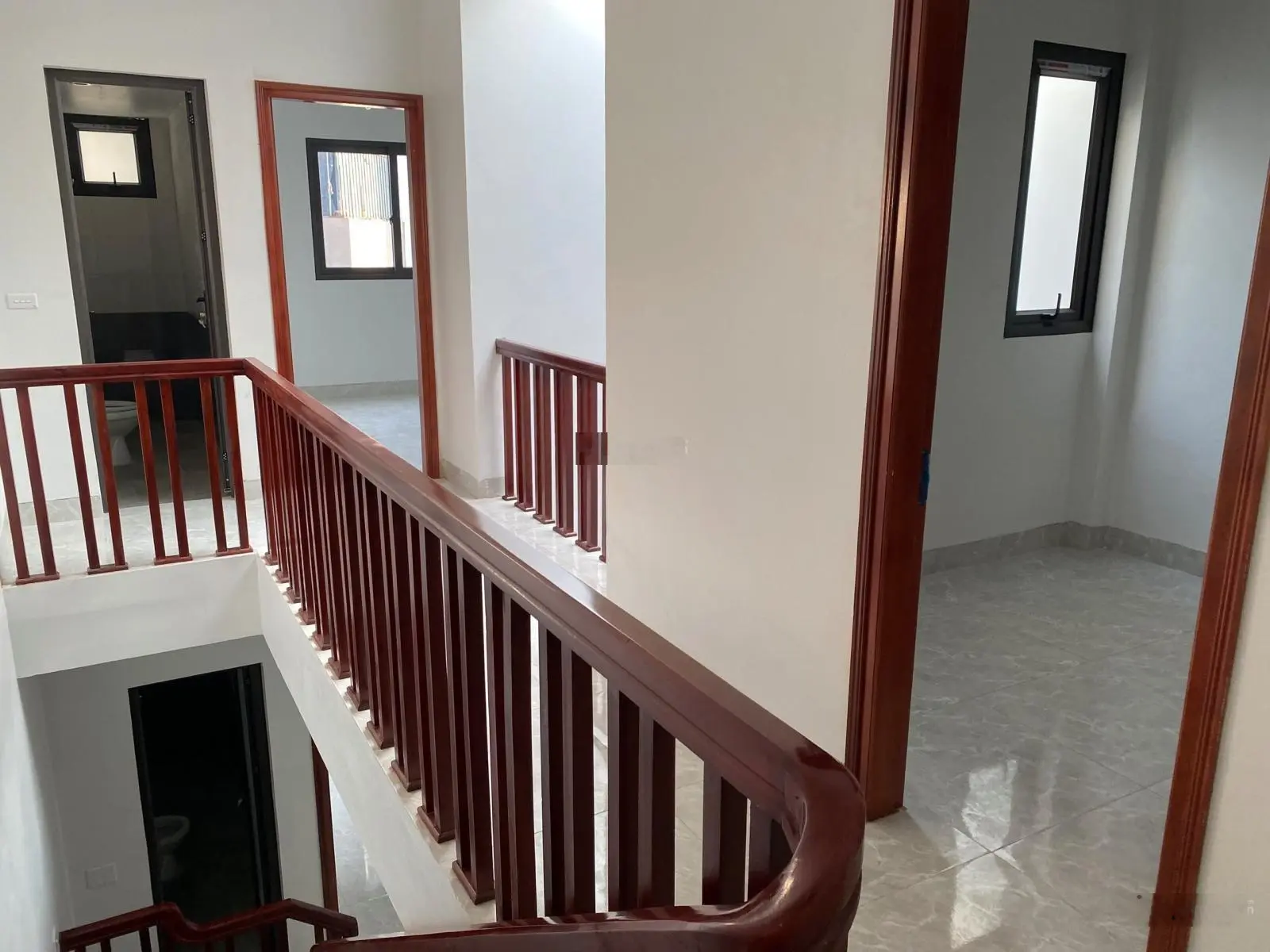 Bán nhà 3 tầng xây mới 40/563 đường Điện Biên cạnh khu Bãi Viên - TP Nam Định (đường ô tô vào nhà)