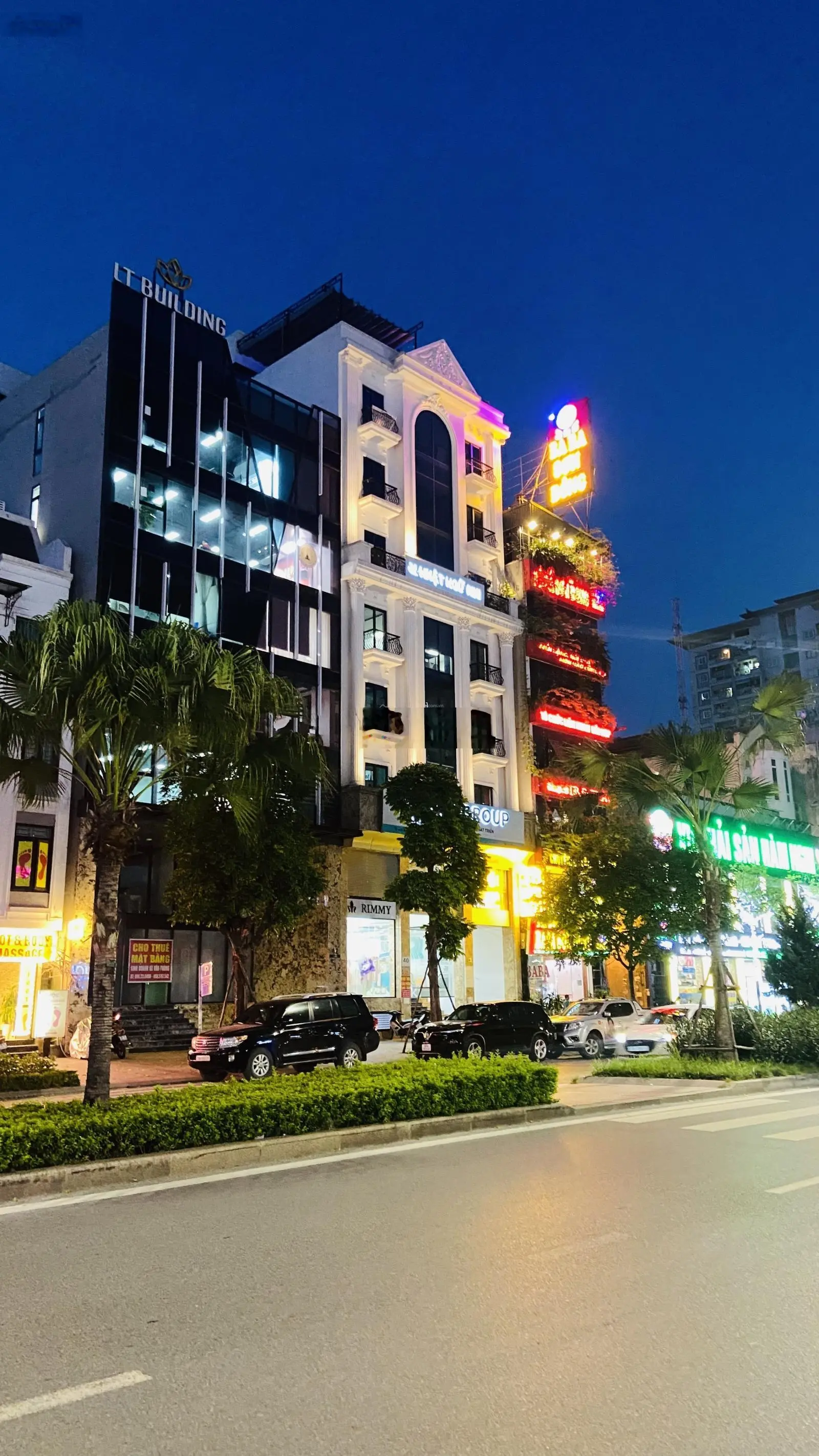 Mặt Phố To Mặt Tiền Rộng 10m - Giá Đầu Tư Hoặc Làm Thương Hiệu VIP Nhất Phố - 56 TỶ.