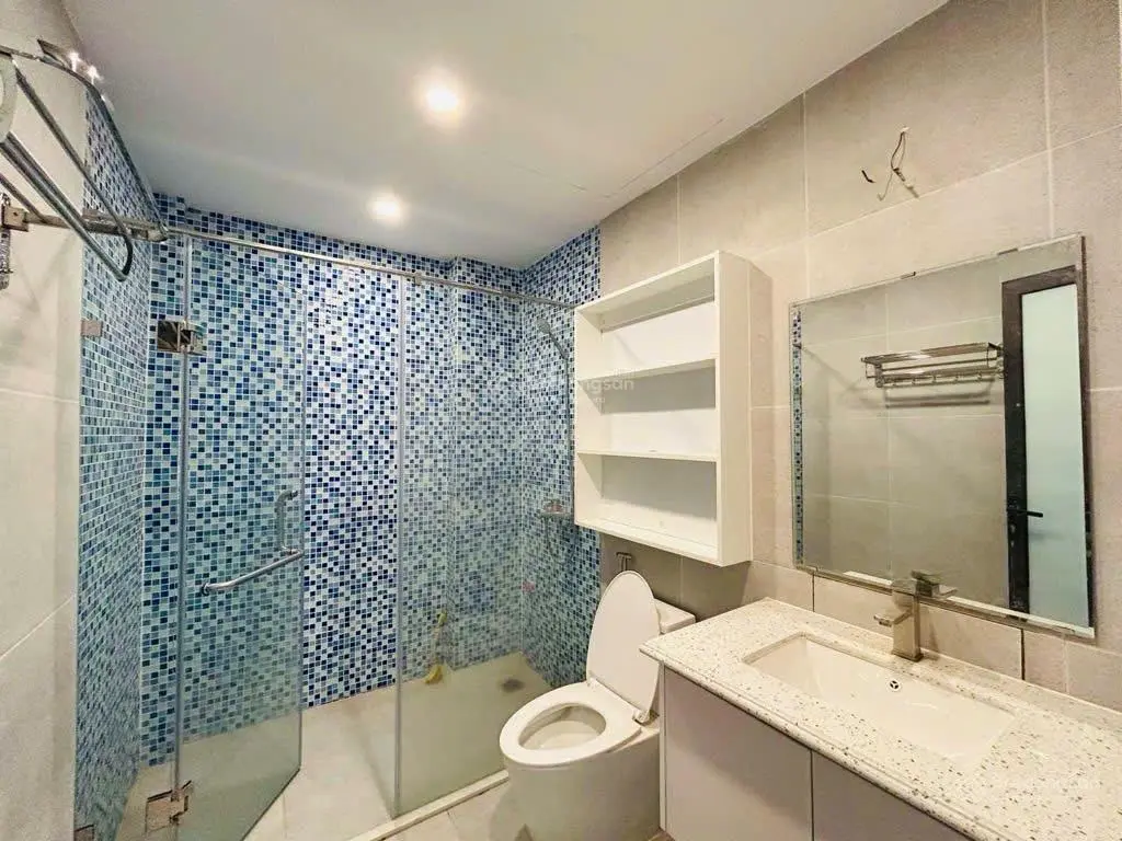 Bán nhà 3 tầng khu vip nguyễn sơn phân lô ô tô vào nhà giá cực tốt!