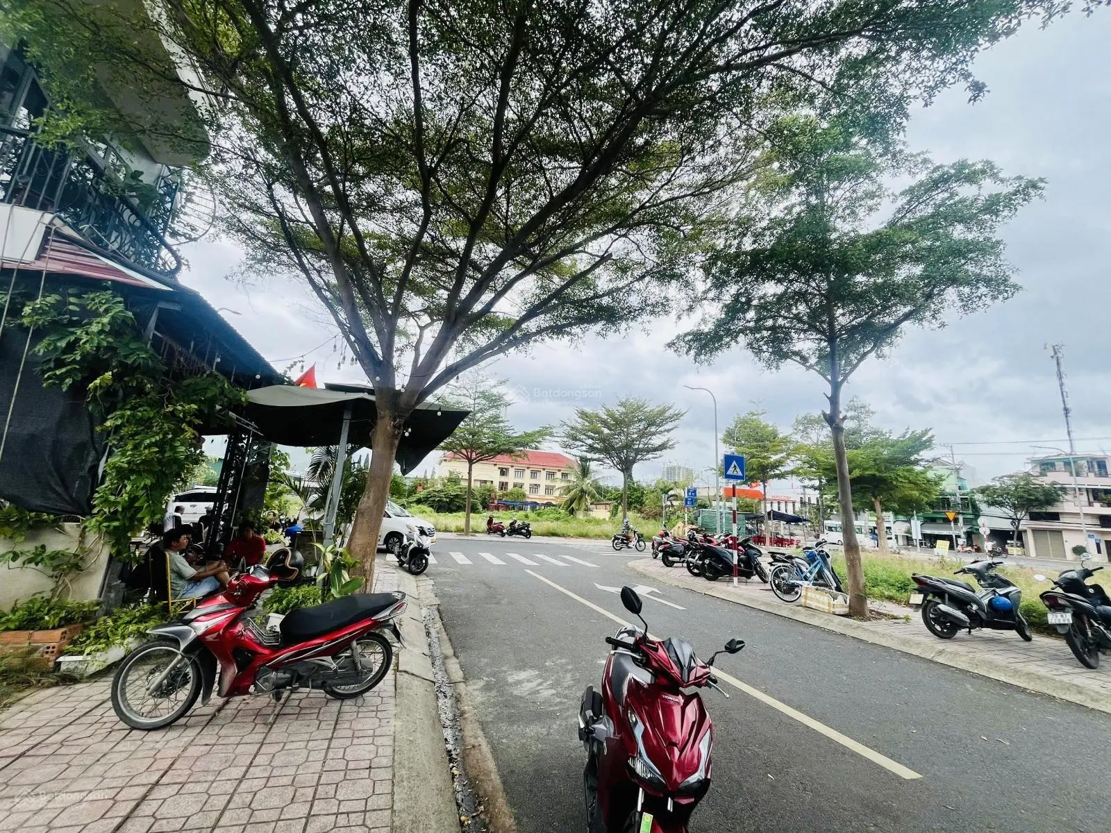 Cần bán lô đất vị trí đẹp sổ đỏ giá tốt cách biển 200m KĐT Mipeco Nha Trang
