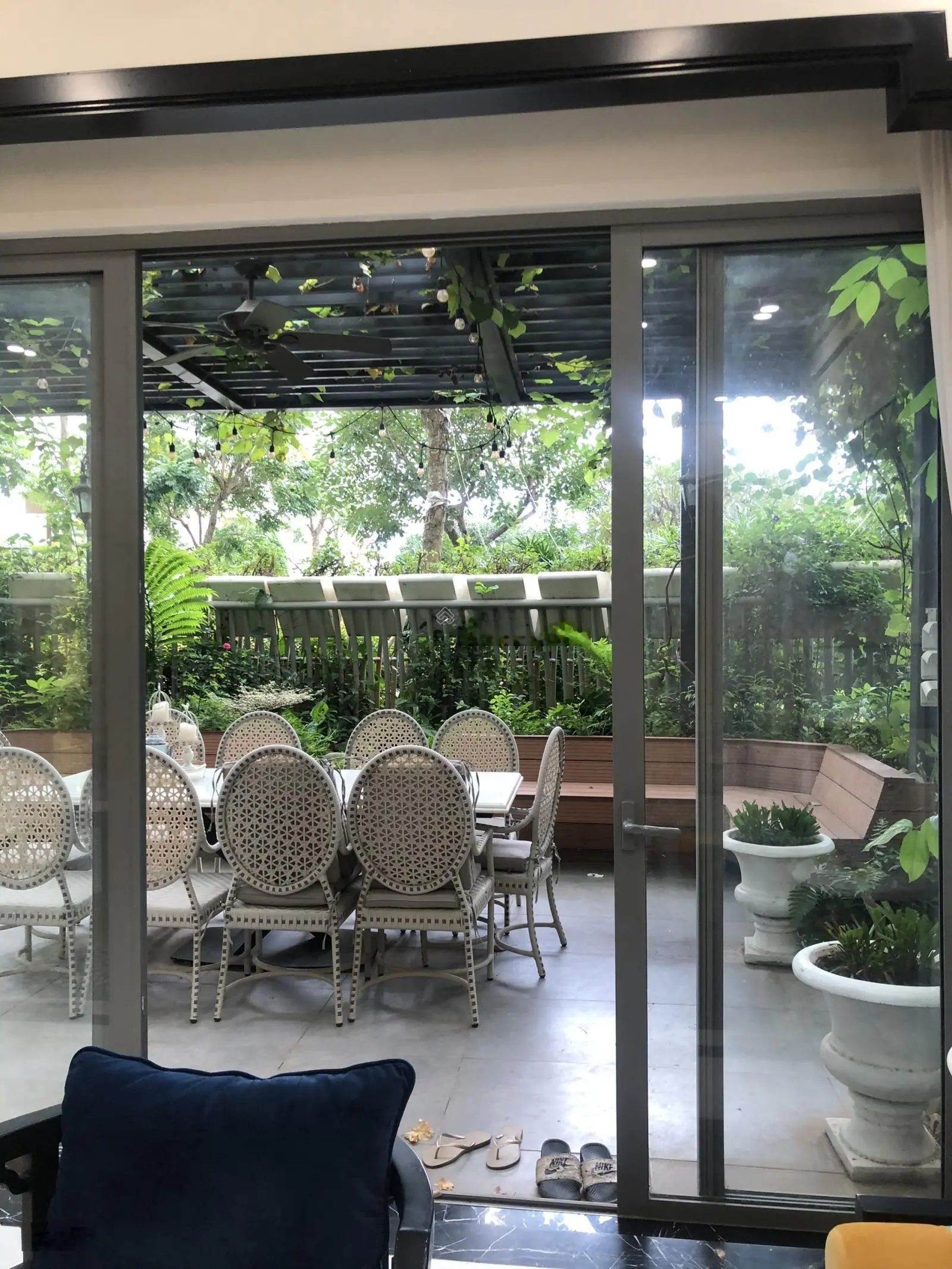 Garden Villa sân vườn - 3 phòng ngủ + 1 maid - DT 254m2 - giá 38 tỷ - full nội thất indochine