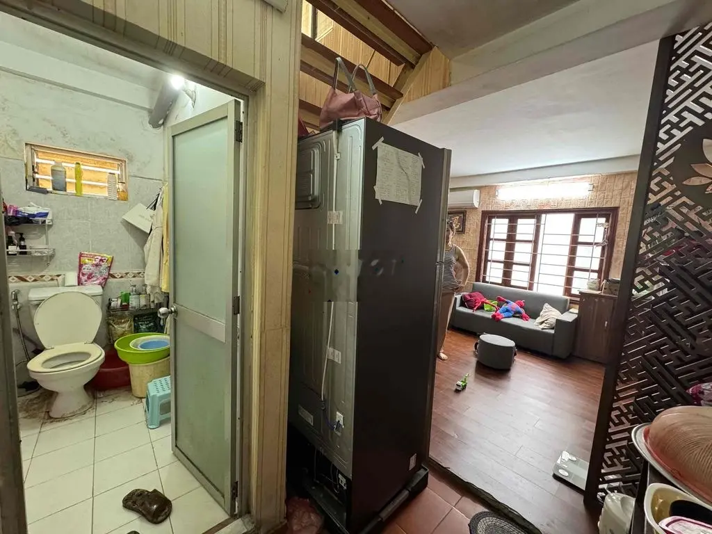 Tôi bán nhà CCMN 55m2 2 ngủ 100m ra phố lô góc HOÀNG QUỐC VIỆT