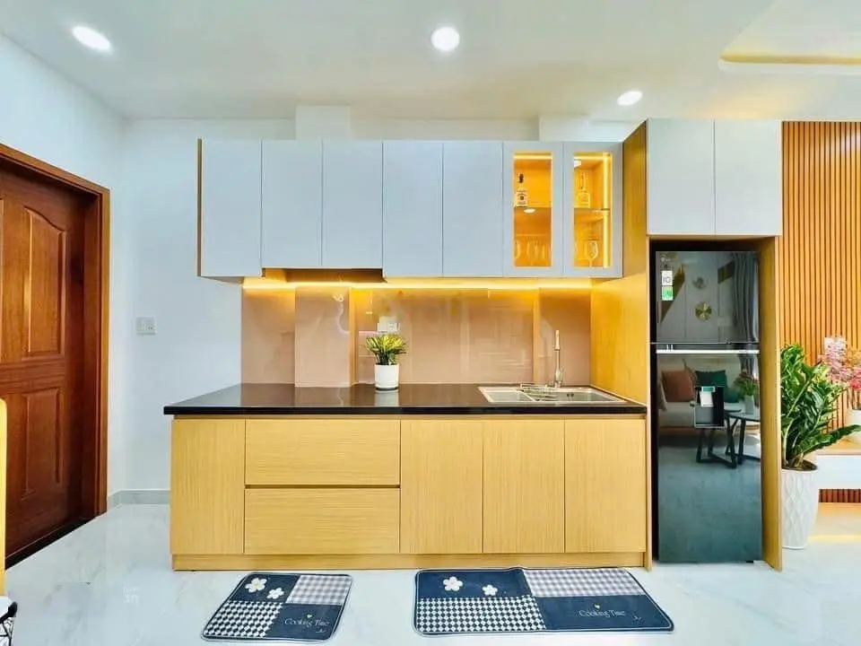 Cần bán gấp căn nhà Ung Văn Khiêm, P25 Bình Thạnh giá 2tỷ880/56,5m2(Ngang 5m). Sổ đẹp, chính chủ