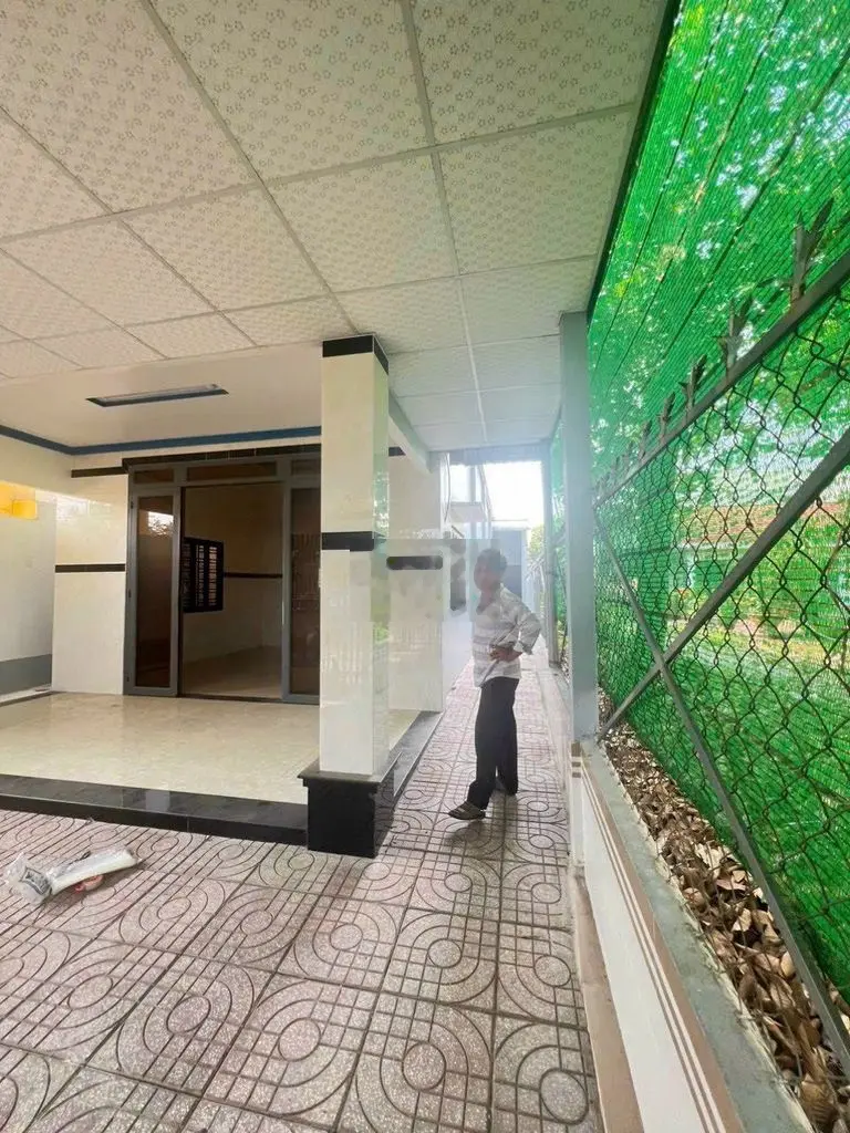 Bán căn nhà cấp 4 168m2, mặt tiền đường trải xã Tân Thông Hội - Củ Chi