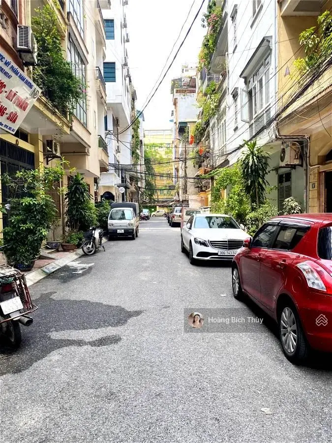 Bán biệt thự đẹp- Ngõ 19 Liễu Giai- Khu phân lô quan chức- Ở sướng- 160m2- MT: 8m- 40 tỷ