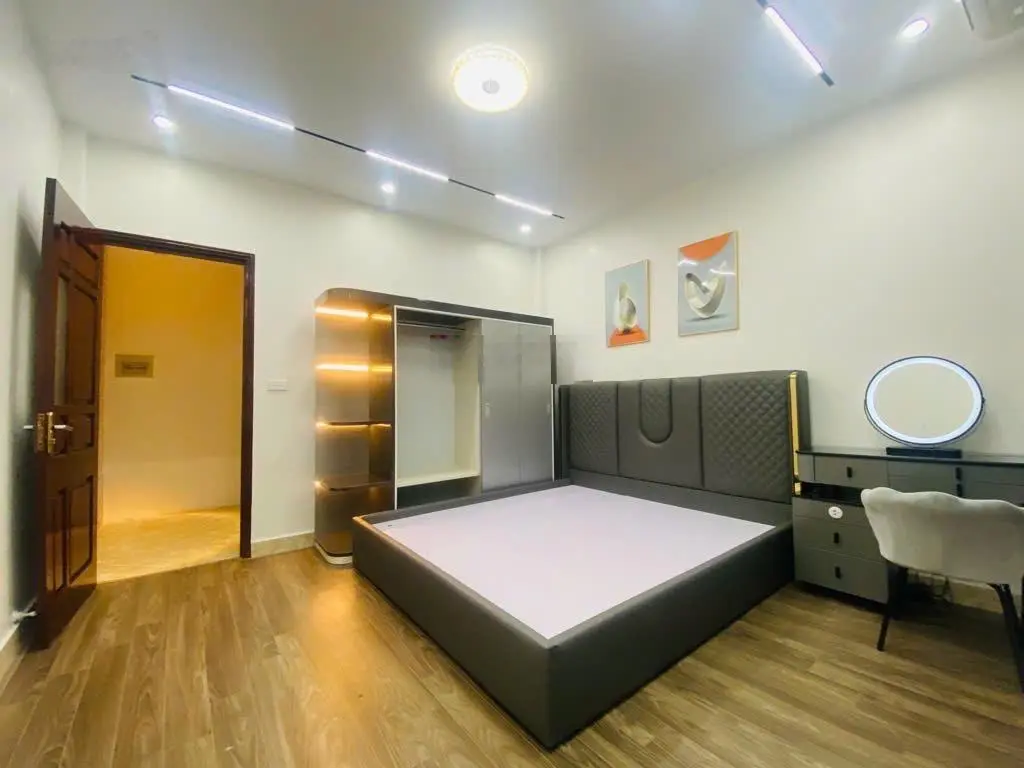 Cần bán nhà riêng trần xuân soạn. nhà đẹp khu vực cực hiếm có. 35m x 5 tầng.