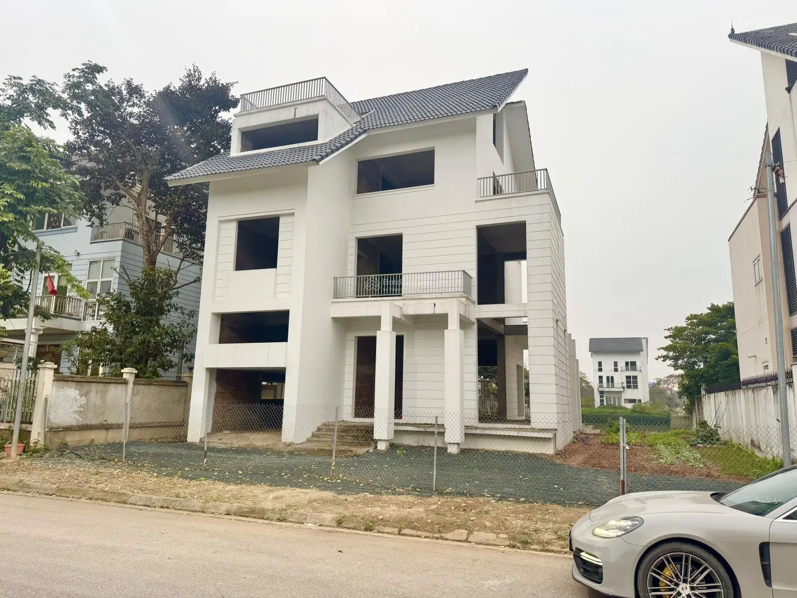 Cần bán siêu biệt thự mặt hồ siêu dài ~ 368m2 tại khu đô thị ngôi nhà mới New House City - Quốc Oai
