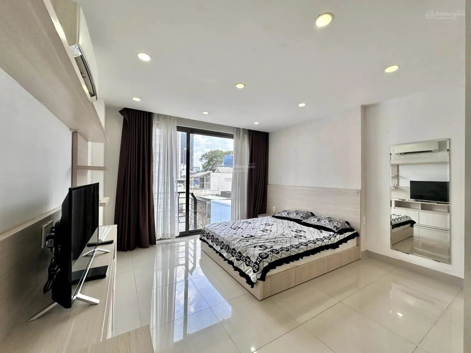 Chính chủ cần bán nhanh CH Vạn Đô view thoáng mát, 86m2 2PN 2WC. 3.3 tỷ. LH: 0961 663 ***