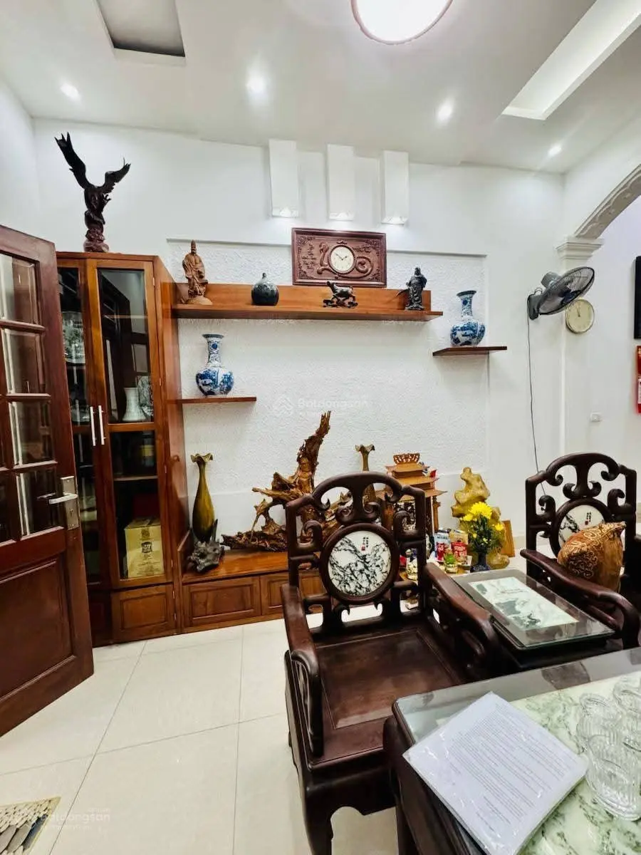 Bán nhà trần cung. 55 m2, 4 tầng dân xây. ngõ nông, thông, 2 thoáng trước sau. giá 10.5 tỷ