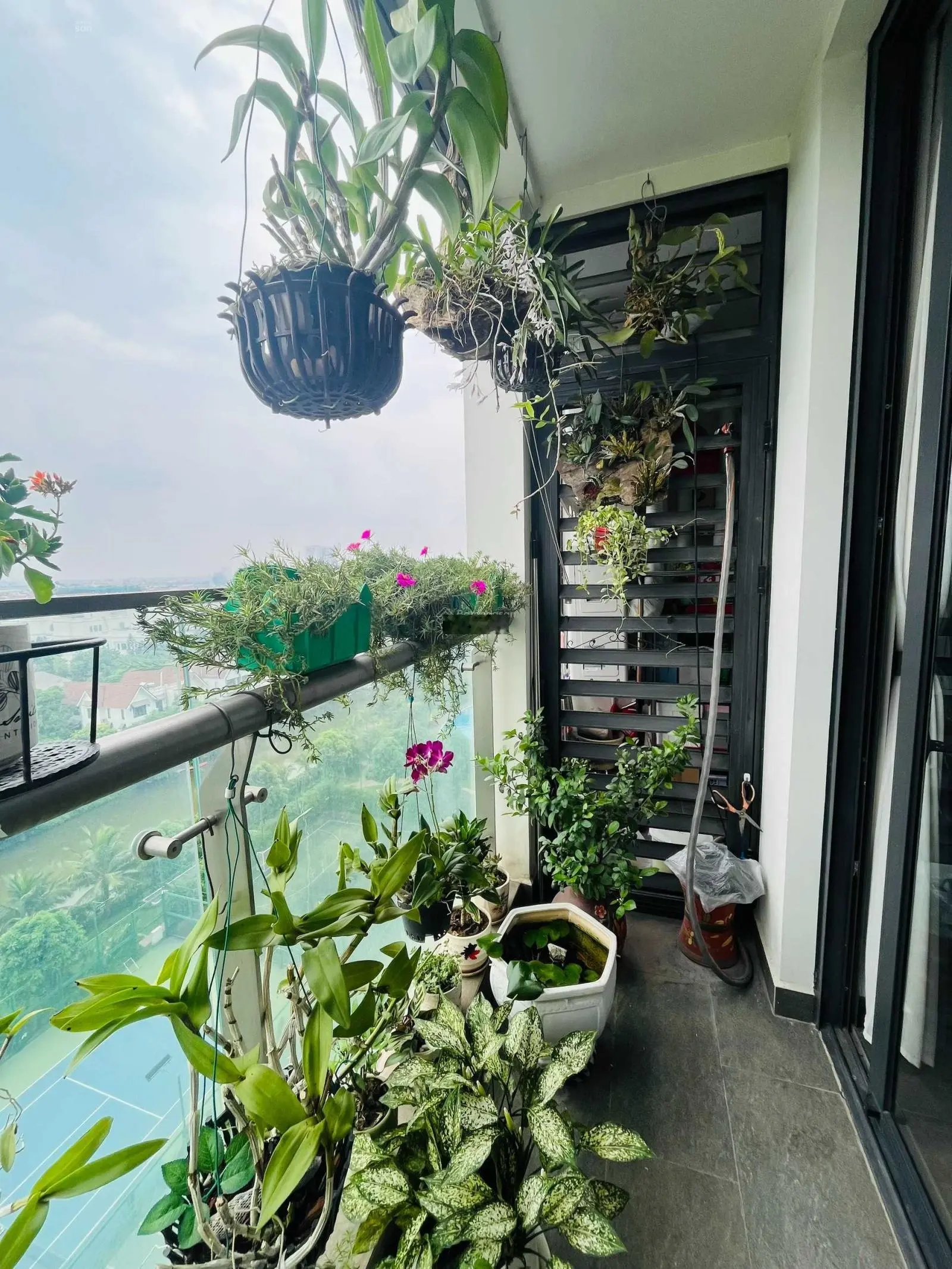 Bán gấp 5 căn 2PN Vinhomes Symphony, sổ đỏ, view đẹp, giá tốt - cơ hội đầu tư sinh lời cao